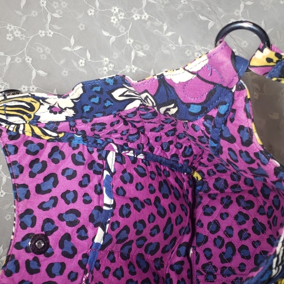 Hawiian floral handbag quilted cotton,bold pink cheetah print inside. - Picture 10 of 12